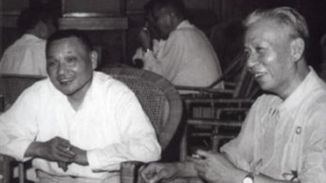 刘少奇是一个什么样的人？1980年，邓小平做了一个超出常规的评定