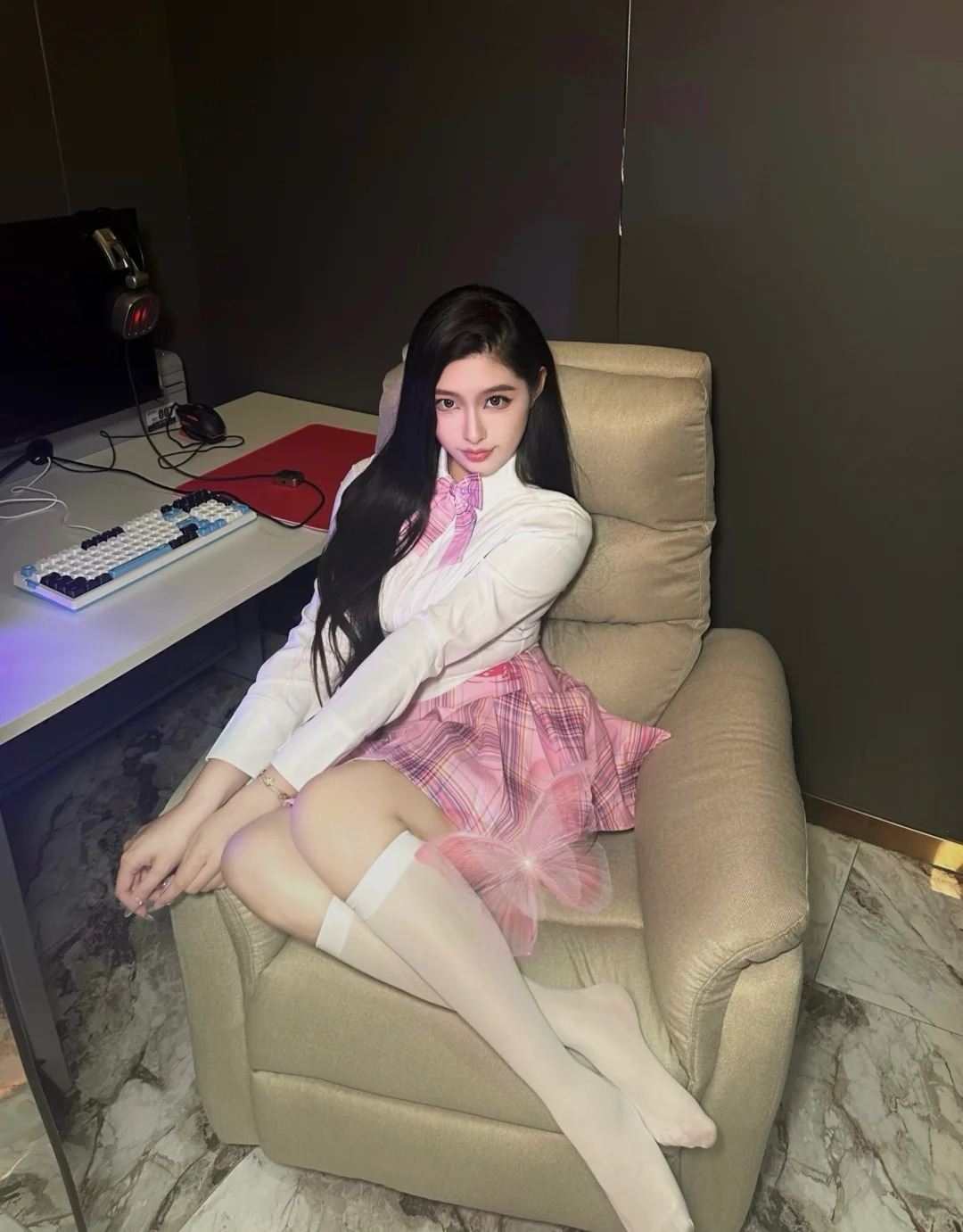 新来的美女网管💘🕹️
沈北这边新开的轻奢网咖嘎嘎好玩！

朋友开黑我拍照～