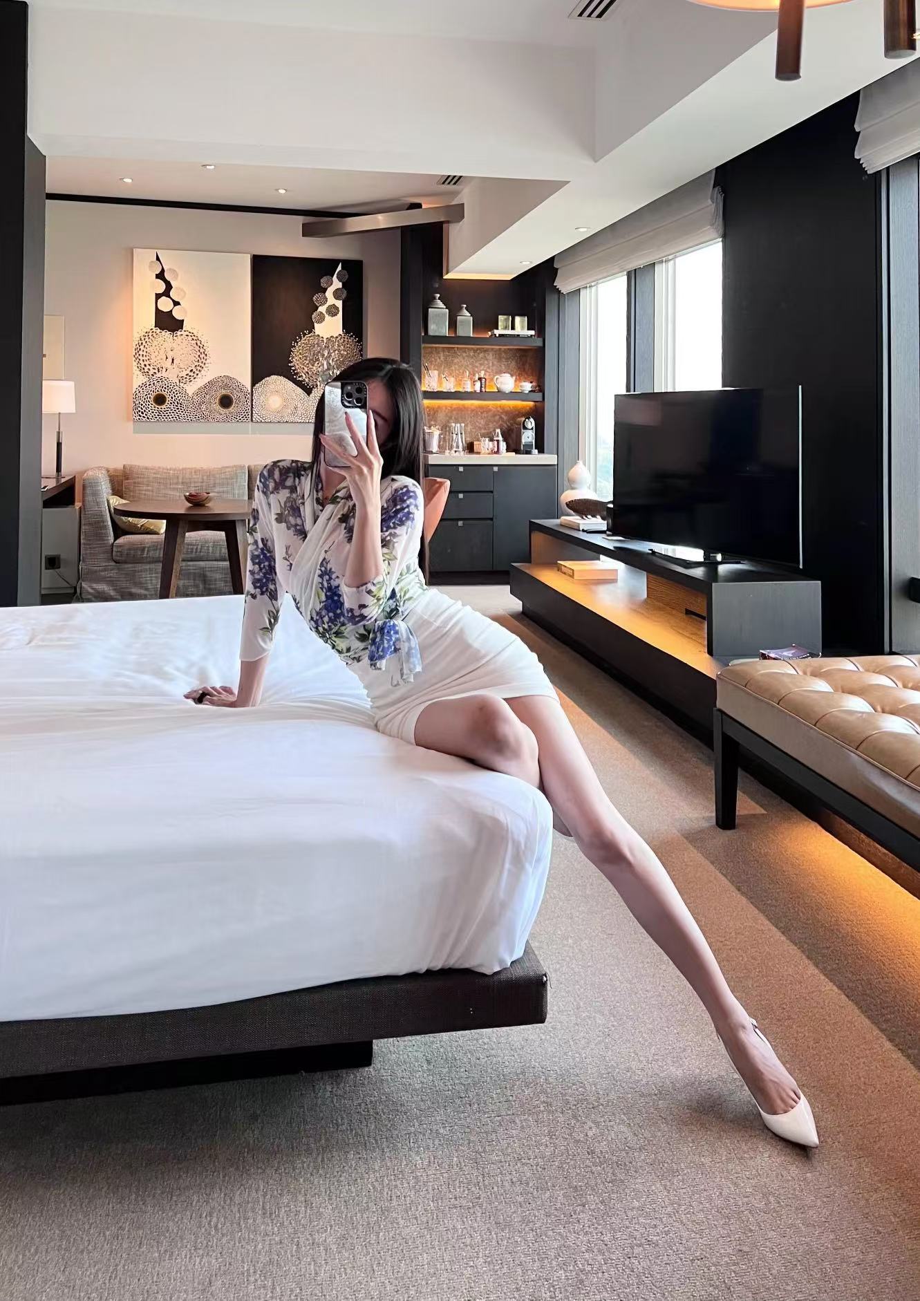 我成为你的女朋友你会对我做什么哈哈哈哈