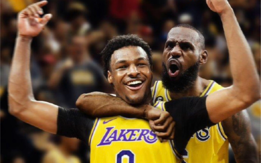 中国羽毛球单打运动员张志杰在比赛中突然晕厥，送医后不治身亡，因抢救无效去世。

