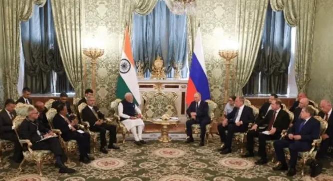 印度总理莫迪破例访问俄罗斯，这一举动引发国际关注。在这趟莫斯科之旅中，印度展现了