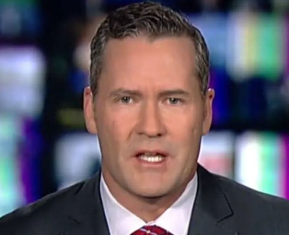 美国共和党籍众议员迈克·沃尔茨昨晚（北京时间11月5日）写道：“唉。中国正在偷偷