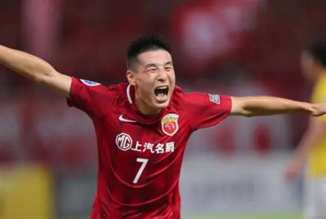 前央视名嘴犀利点评武磊:体系球员，需要依靠队友支援！
近日，前央视足球之夜主持人