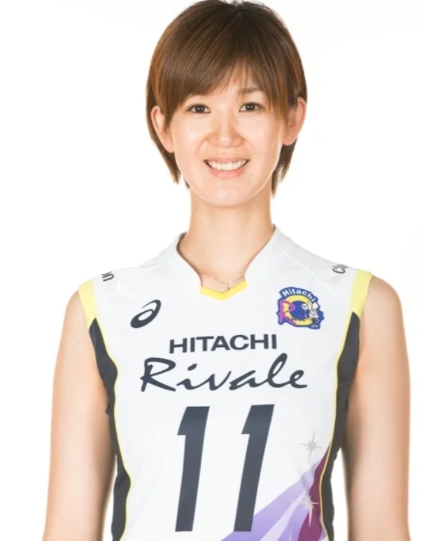 来看看日本女排栗原恵的腿长