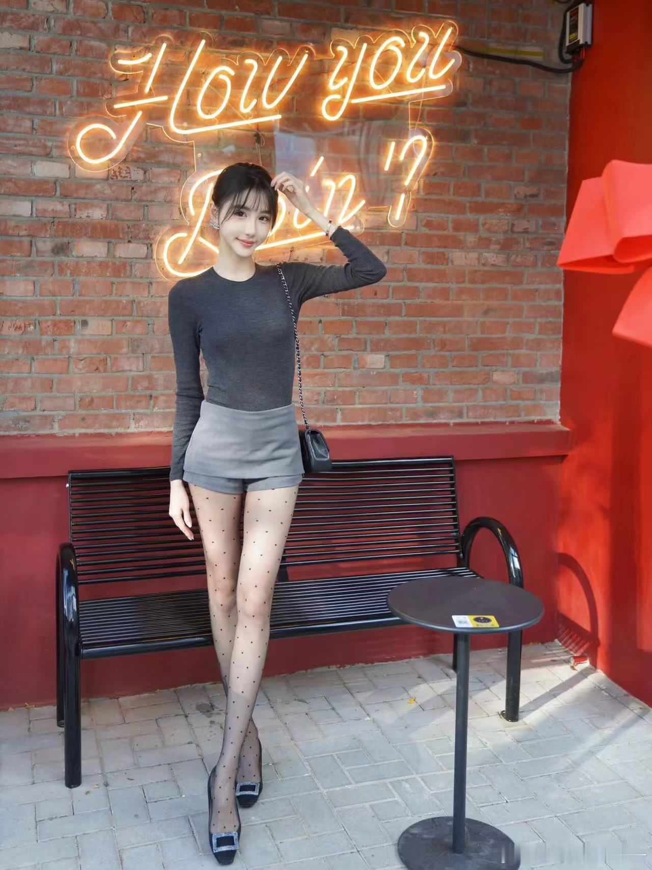 我要是出现在你家你最想对我做什么哈哈哈哈哈