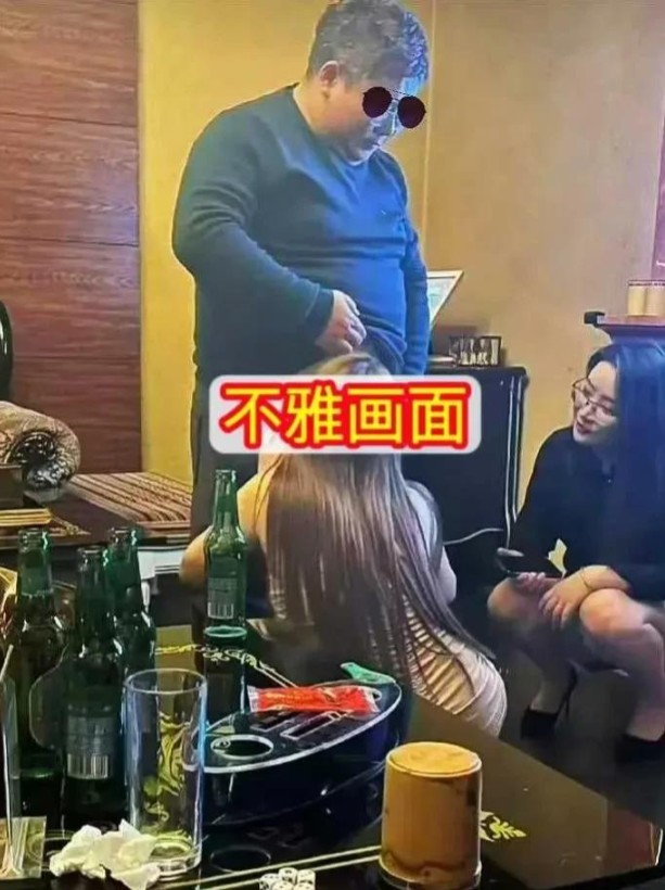 绿地总裁KTV不雅行为，两女同时服侍，集团回应:不是同一人！