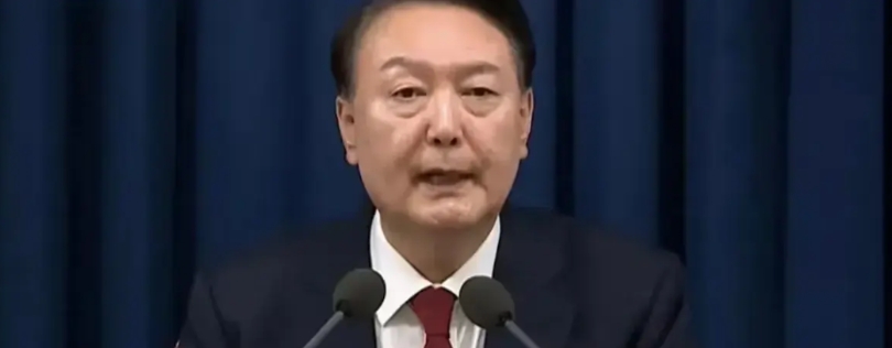 伊锡悦被弹劾下台！
各国反应挺有意思∶
韩国∶举国欢庆
美国∶表示关注，强调韩美