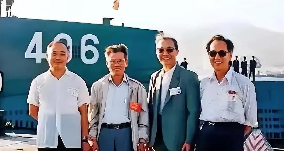 据说有一张令人肃然起敬的照片，展现了中国核潜艇“四大天王”在一起的场景。随着黄旭