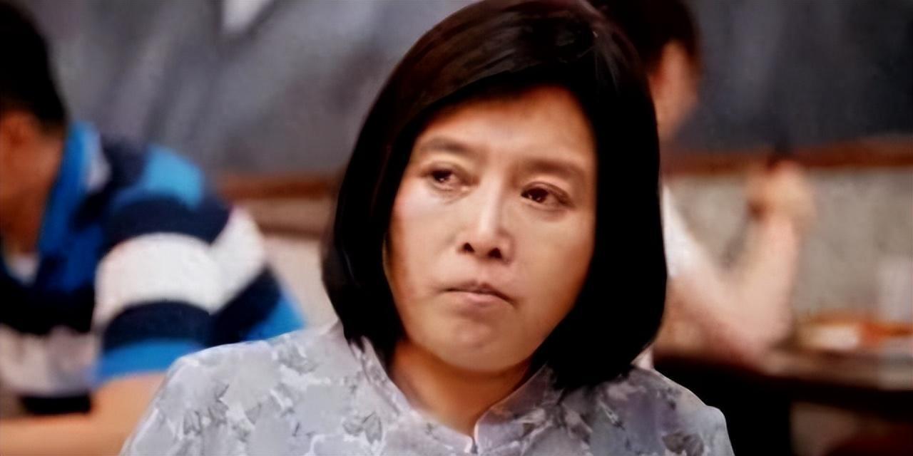 老戏骨丁嘉丽含泪自诉