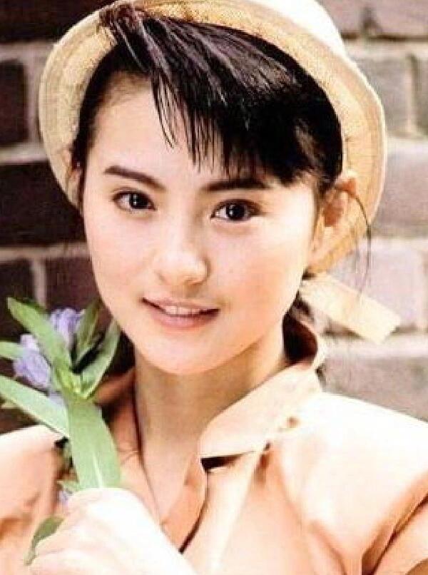 比她好看的没她能打，比她能打的没她好看