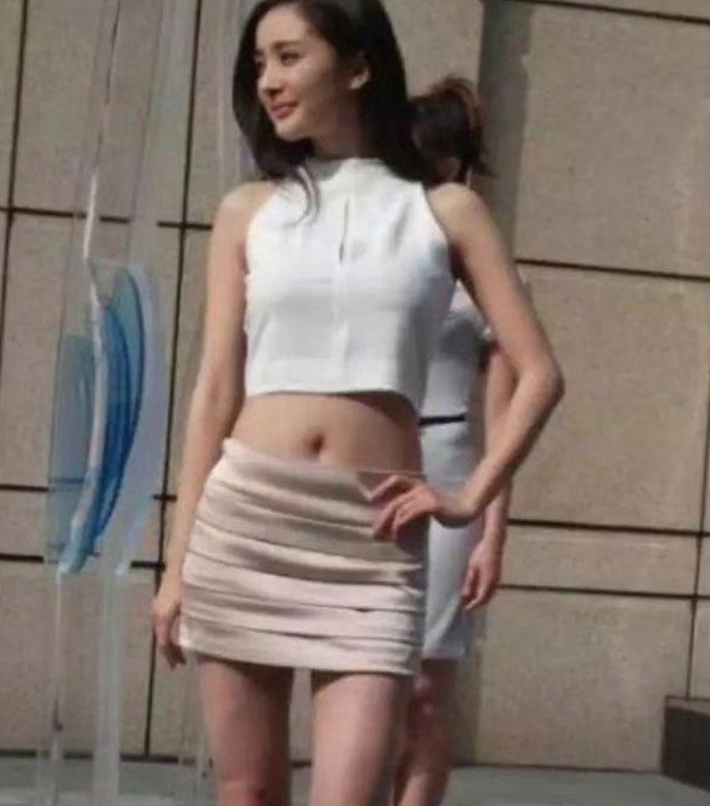杨幂早年模特照曝光，这是她15岁时的照片
