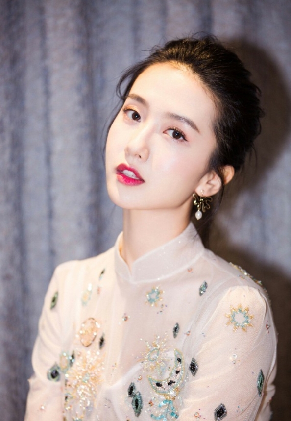大家发现没有，她已经三搭杨紫了！许龄月承欢记出演杨紫闺蜜，长相思出演女相柳与杨紫