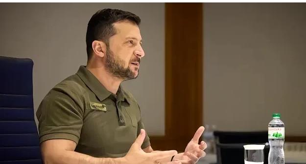 做美国的棋子真悲哀，司机在私下不断对美国援助武器速度日益缓慢表示强烈不满，现在终