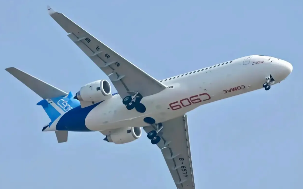 美媒：中国将ARJ21支线喷气式客机改名为C909暴露出了野心！

1.西方的游