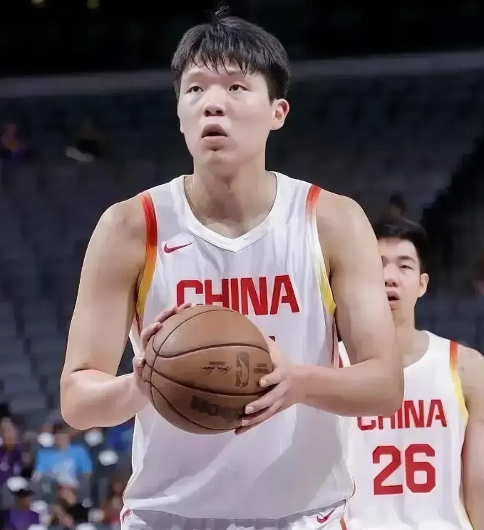看男篮对弱旅蒙古队表现，还有人说杨瀚森必进NBA，中国队未来核心吗？