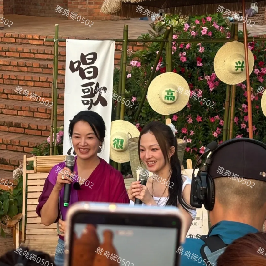 云南弥勒偶遇张韶涵，她可真是冻龄女神，明明已经42岁了，看起来还像一个20多岁的