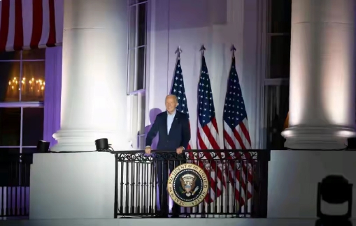 老登退选，特朗普面临挑战 虽然两老互有较量，但客观而言，特朗普似乎更胜一筹。尤其