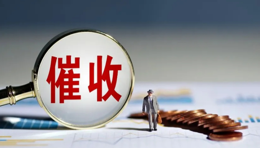 重庆一男子，信用卡透支7万。逾期4年未还，银行擅自从男子的工资卡内扣划存款。然而