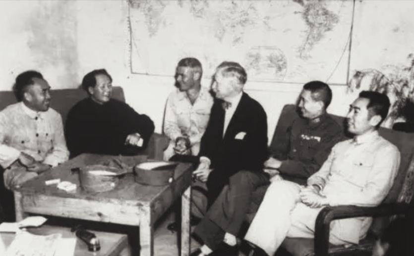 1945年10月，阎锡山在上党战役中惨败，情绪失控，计划在毛主席返回延安的途中制