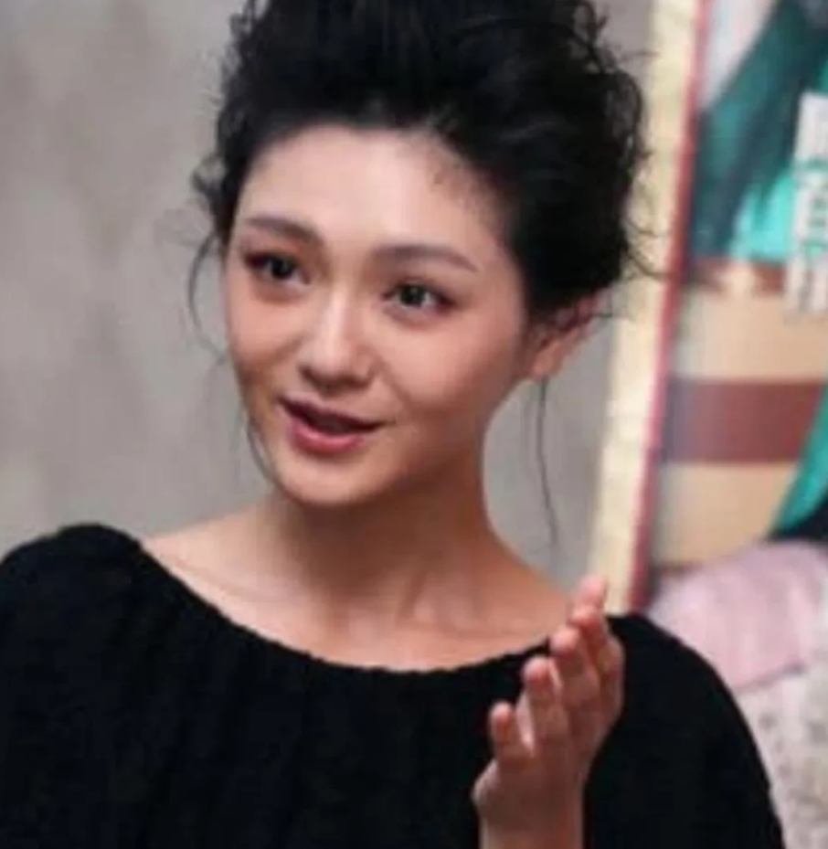 以为大S转性了，给孩子办了台胞证，孩子暑假可以回北京了呢，然，否也。

    