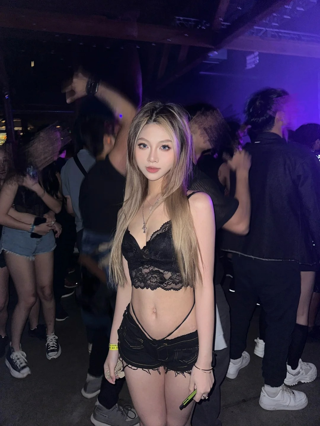 Seattle William black
dubstep脑袋很开心 打得好好好