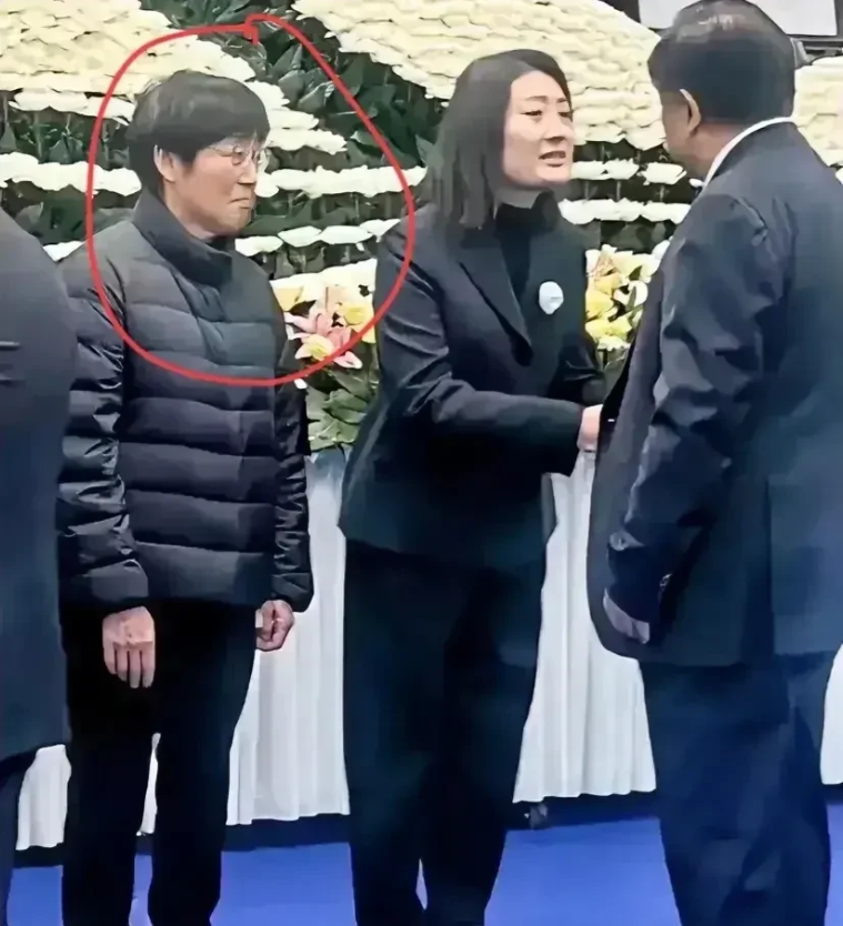 曹德旺，很低调的，一开始还以为他没去杭州。