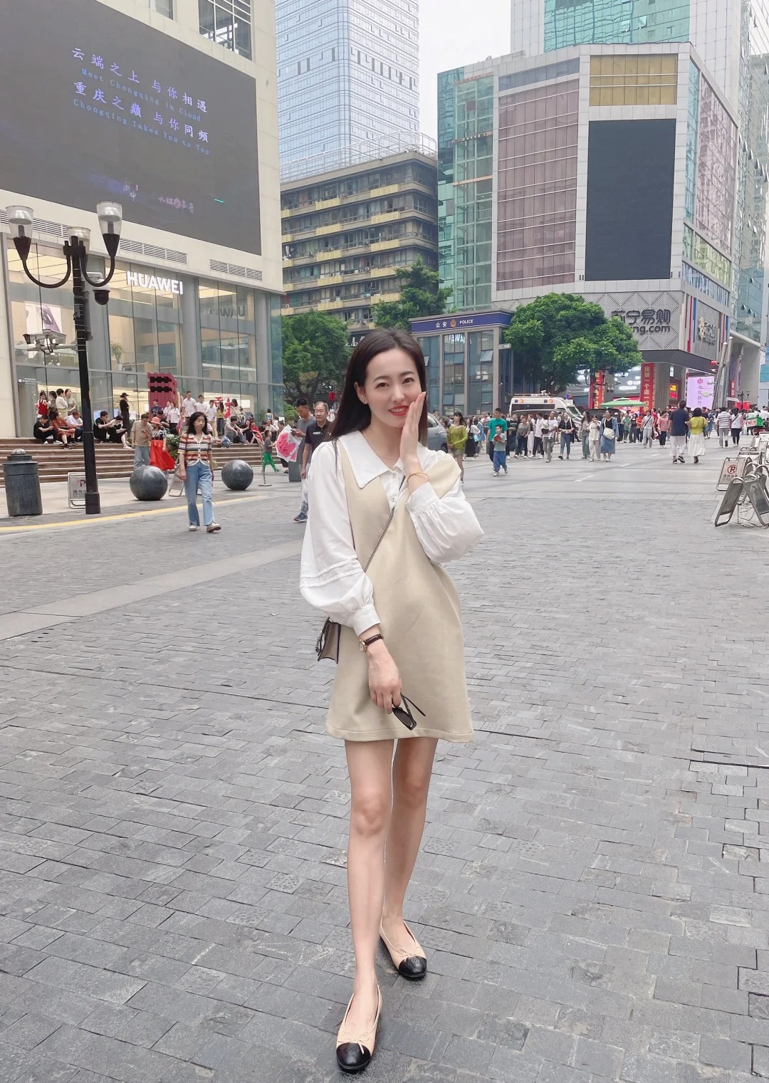 发现了吗？
女人如果能在家附近上班，工资3-4千钱左右，双休，
有五险一金，不用