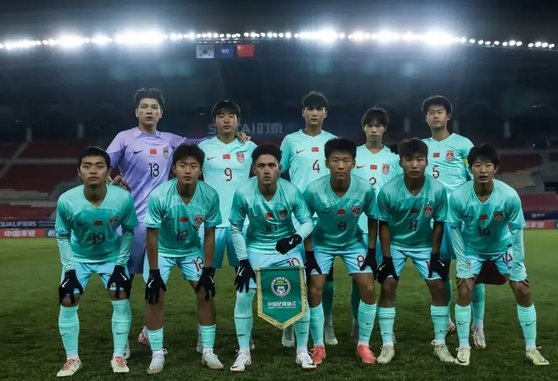 昨天晚上的中国U16，啪啪的打了董路几个响亮的耳光，董路在中国U 16没踢韩国之