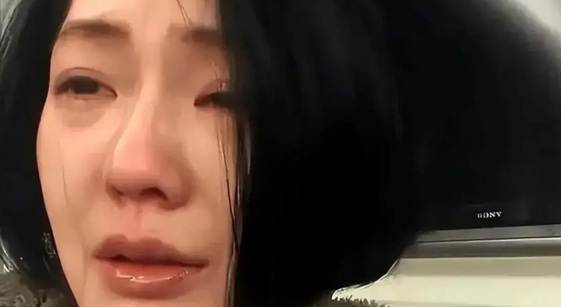 汪小菲动了谁的奶酪？傻冒一个！
大S死了！全网为什么要骂汪小菲？两个人早就离婚了