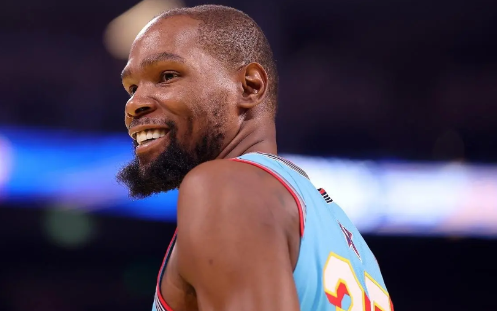 不吐不快！球迷不满全明星的两大原因！
1. 票选规则不够透明
2. 球员们出工不