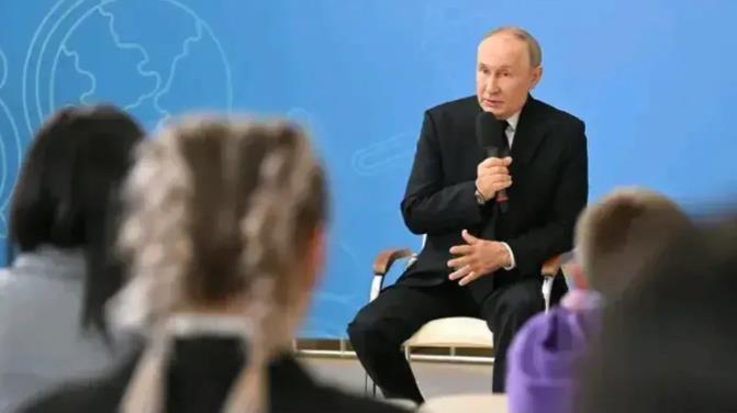 普京大佬最近又发话了，说俄罗斯对乌克兰的和平提议一直是持开放态度的，但前提是要先