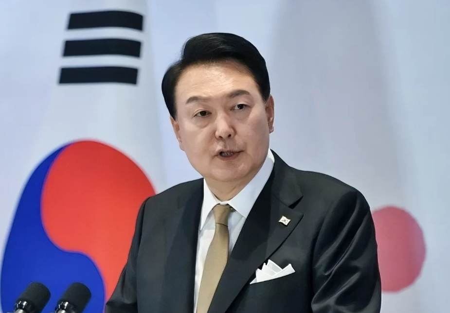 万万没想到啊！尹锡悦的戒严令对于韩国民众生活的影响竟然这么大。虽然韩国戒严令已经