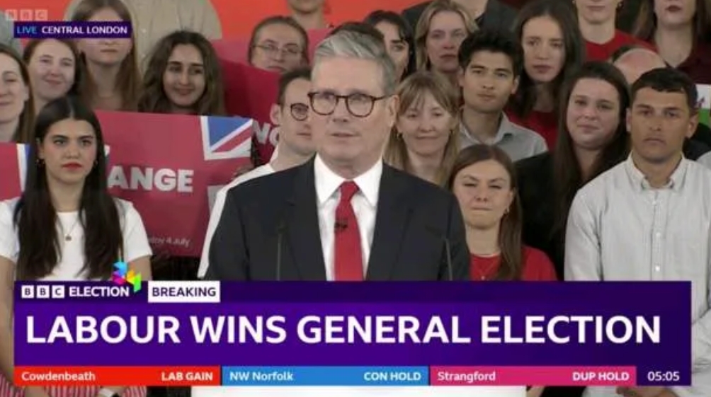 新首相斯塔默发表胜选演说：“变革从现在开始”下一任英国首相斯塔默在伦敦市中心发表