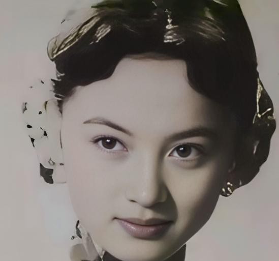 1918年，唐继尧这个大军阀，仗着权力为所欲为，看上了好友庾恩旸的妻子钱维芬。他