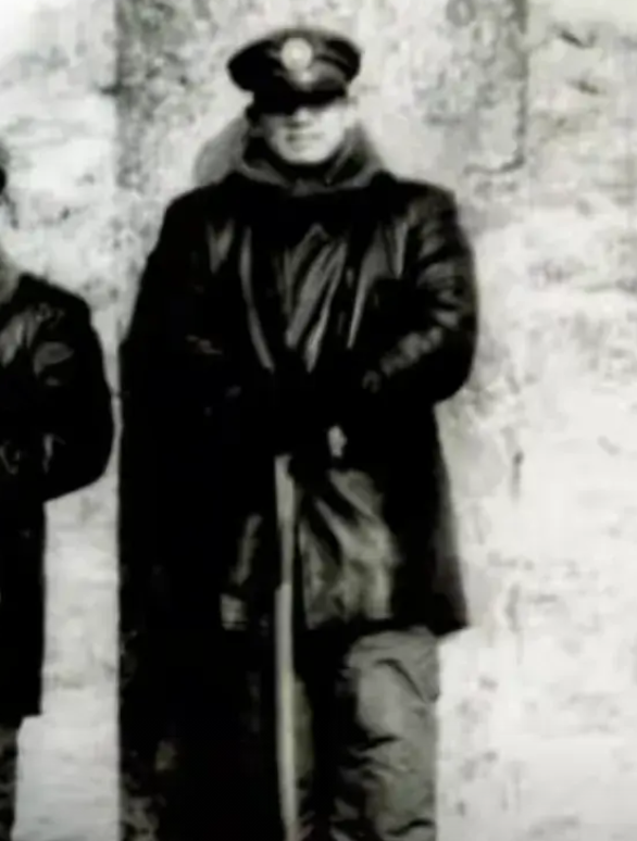 张灵甫能打什么仗，拥有这么多重装备不去突围，反而抛弃重装备上孟良崮，结果匆匆上孟