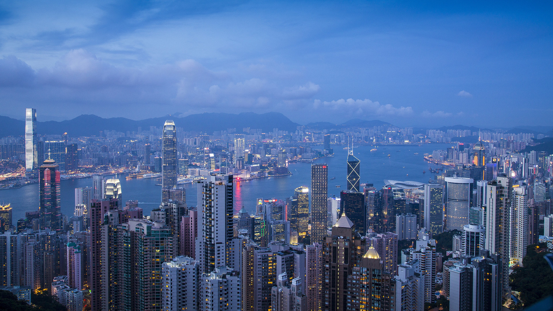 港资巨头14.4亿出售深圳写字楼，郑氏家族遇“多事之秋”
