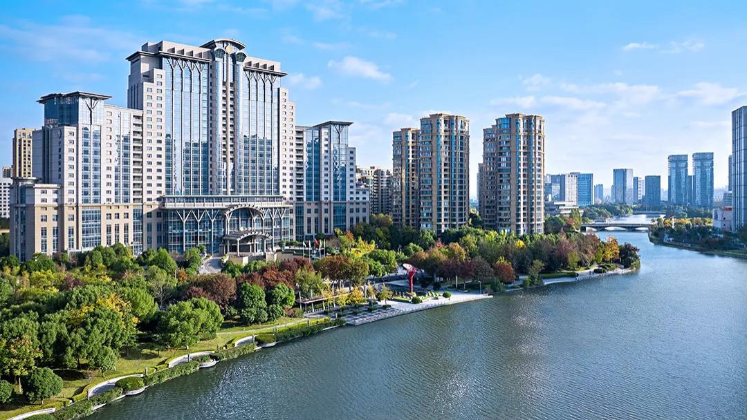 在浙江，值得一去再去的城市数不胜数，  让人三五不时惦记的宁波，  就是其中之一！