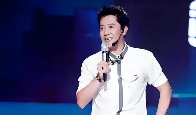 “舞台之上的歌者，家庭中的顶梁柱，蔡国庆的人生故事真是让人感慨万千。”读完这篇文