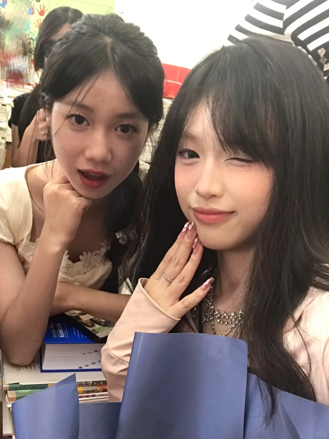 成人礼真的不要穿大裙子！
暴汗的教训，穿这么大的裙子真的好累
