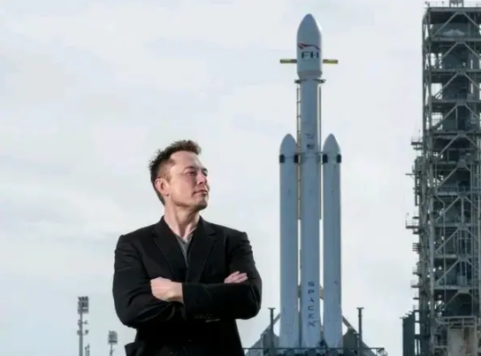马斯克会被谋杀吗？从近期马斯克的表现来看，还真有这种可能。不过，马斯克有星链系统