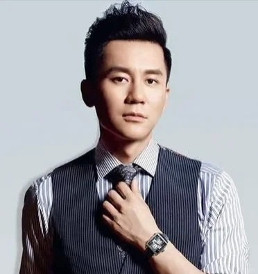 李晨：娱乐圈中的非凡人生
在娱乐圈那光影交错的深处，李晨的人生堪称一段不为人知的