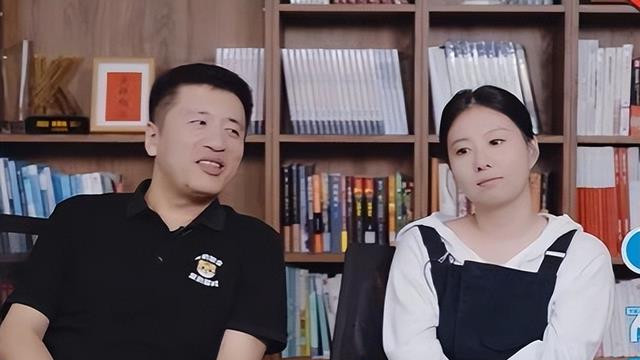 张雪峰上真人秀住苏州大房子，妻子出镜是博士，9岁女儿大名公开