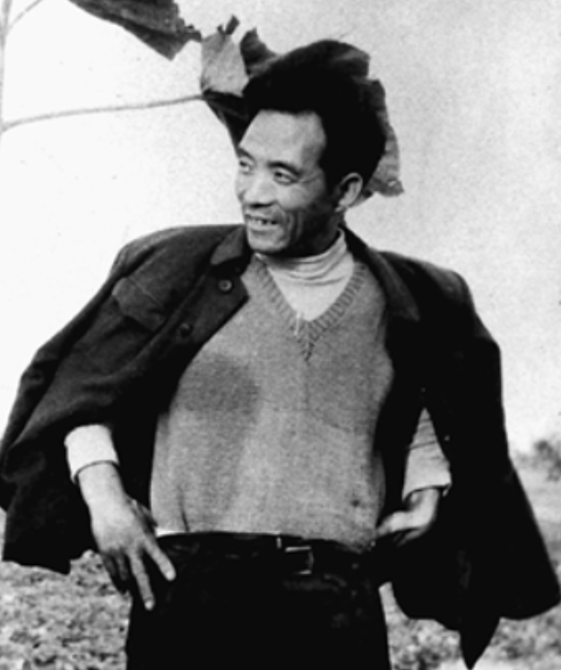 1963年年底，焦裕禄向县长程世平请假回家过年，希望能借给他三百块钱，然而看他的