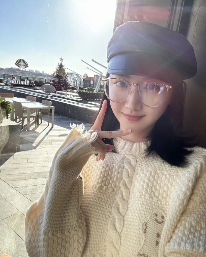 景甜怎么变样了，差点儿没认出来!