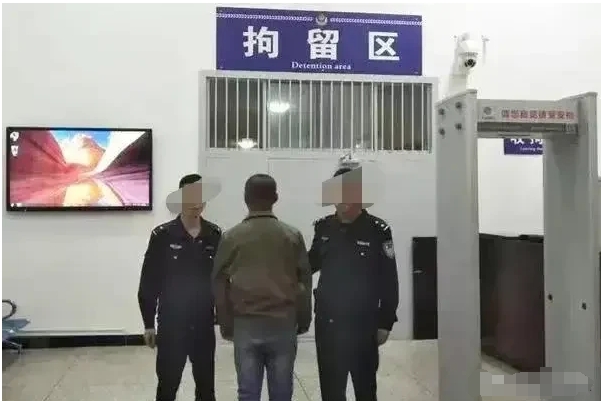 广西，一男子为女朋友在饭店过生日时，邻桌醉酒男子要求其女朋友陪他们喝酒遭到拒绝后
