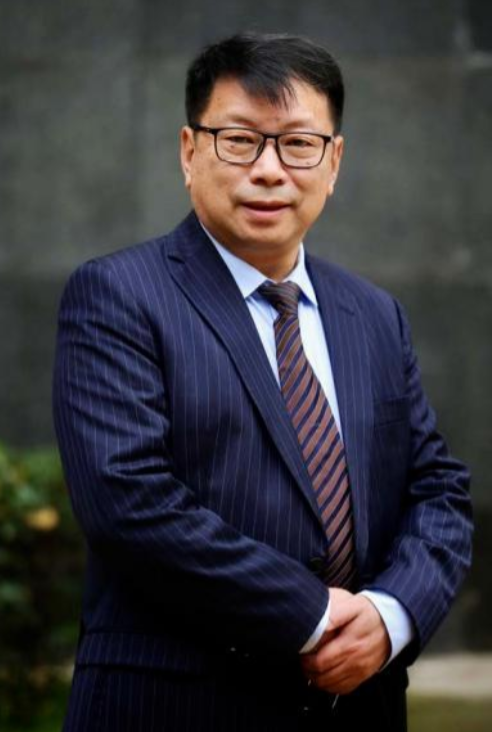 2009年，重庆大学教授易志坚，在沙漠研究物质力学时，仅意外发现了沙漠的秘密，顺