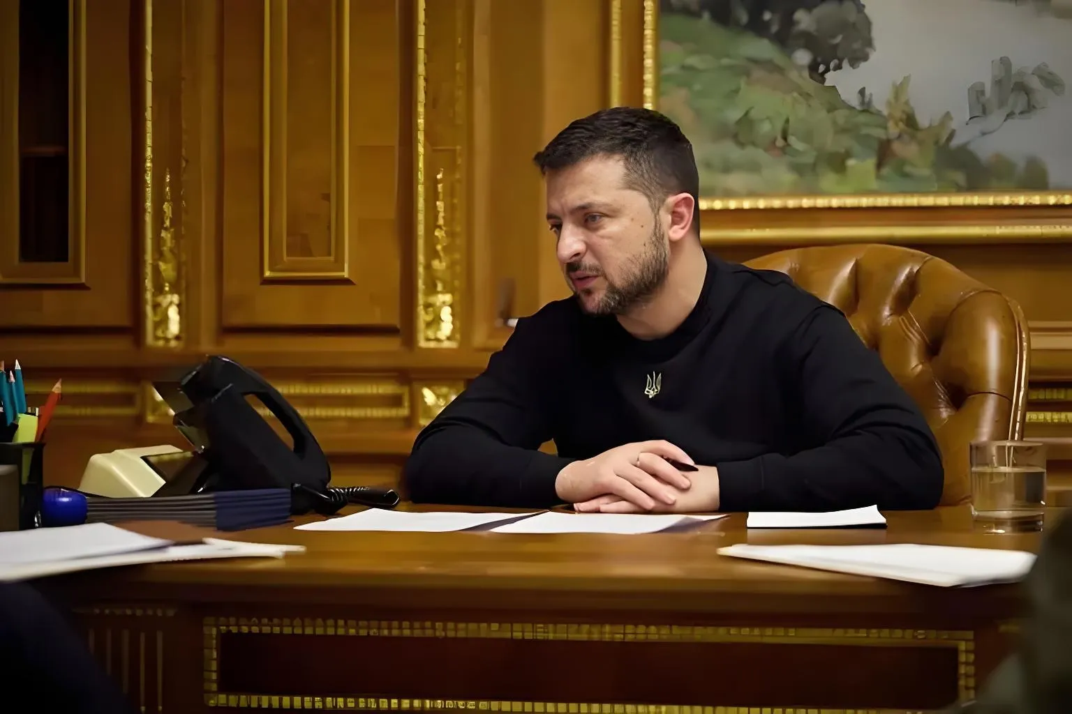 乌克兰患上发达国家制裁病，又“制裁”别人了！
乌克兰总统泽连斯基10月6日签署制