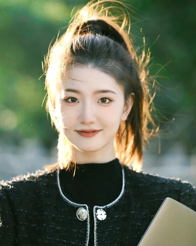 孟羽童从格力离职一年了，已经开始筹备自己的公司了。她在格力月工资5000到100