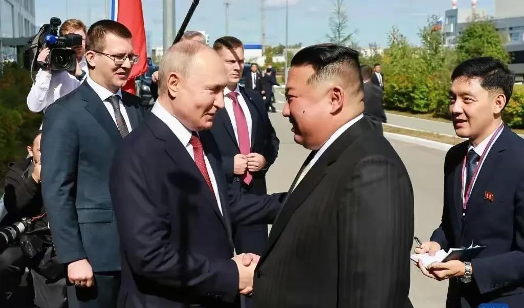 金正恩笑了，韩国急眼了，俄罗斯无视了，9亿人民币说送就送了，普京总统专用座驾，俄