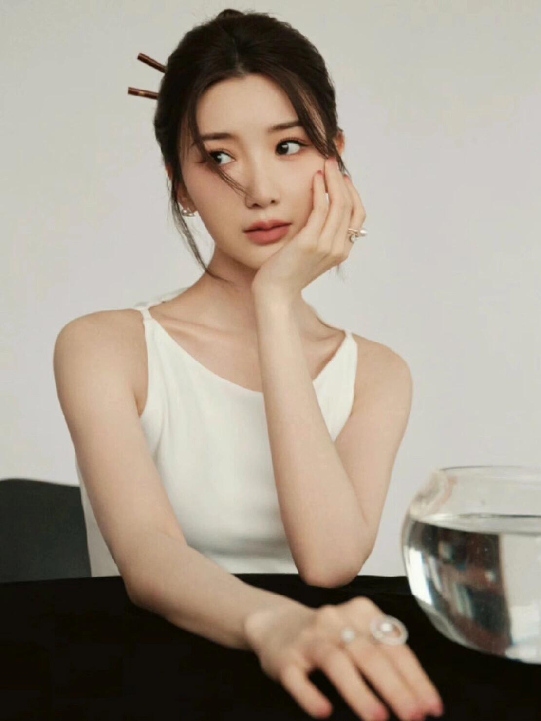 毛晓彤妥妥甜妹子一枚